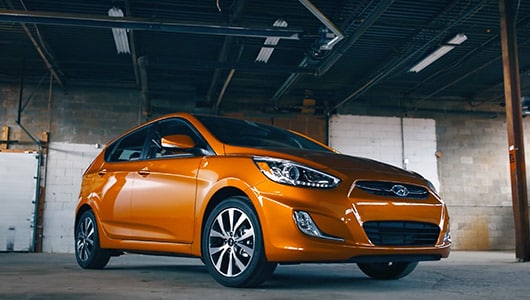 Take a tour of the 2017 Accent and explore the features