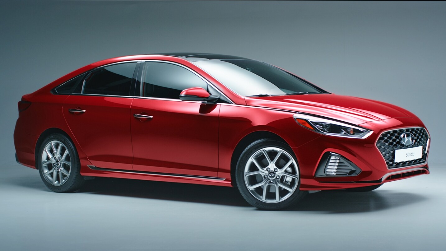 Exterior of the 2018 Hyundai Sonata in fiery red.