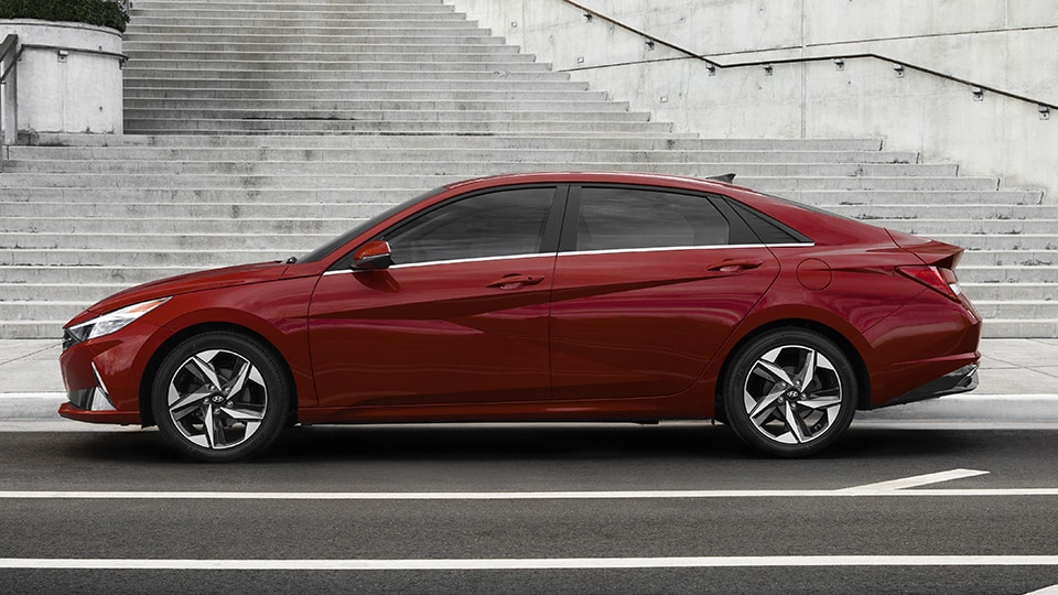 2023 Elantra | Stay connected and protected. | Hyundai Canada